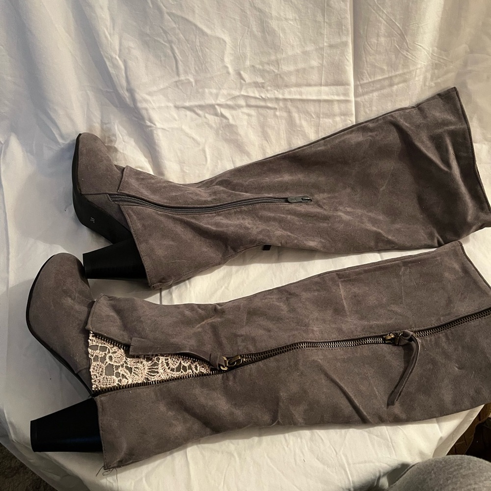 Boutique knee boots